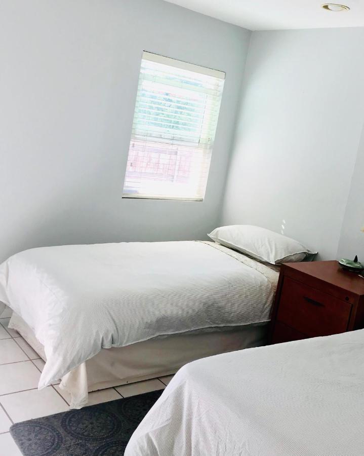 Holiday home 3 Bedrooms Guest House, Pacific Beach, Sea World, Downtown,& 3 Bus Lines-3